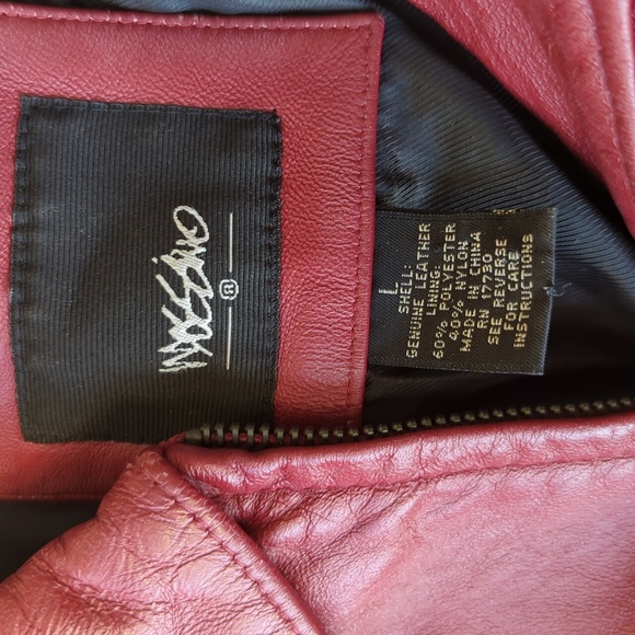 Red leather jacket front zip. Pockets - Picture 3 of 4